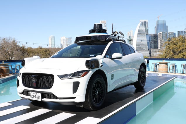 Quartz: Waymo recalls 1,200 vehicles citing minor collisions