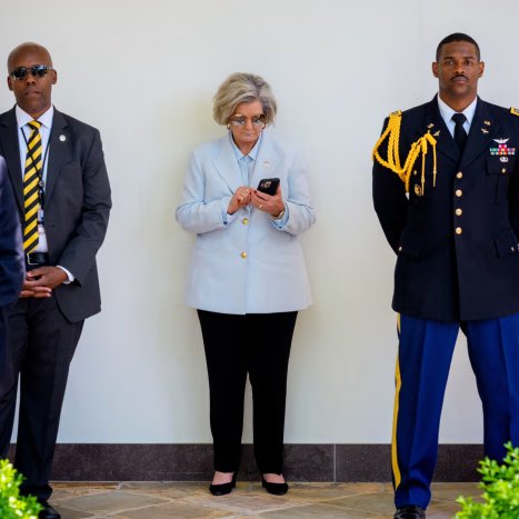 Drudge Report Feed: SUSIE, IS THAT YOU? Feds Probe Effort to Impersonate White House Chief of Staff...