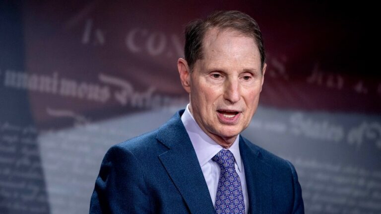 Senate News: Wyden says senators weren’t warned about surveillance on phones