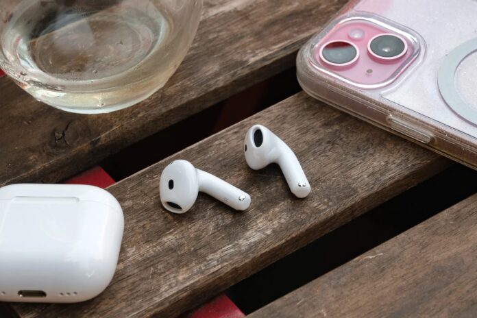 The Verge: Apple could be adding camera controls and sleep detection to your AirPods